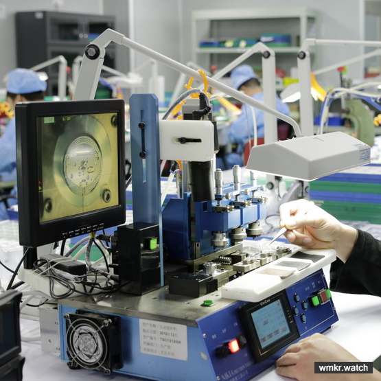 quartz watch assembling